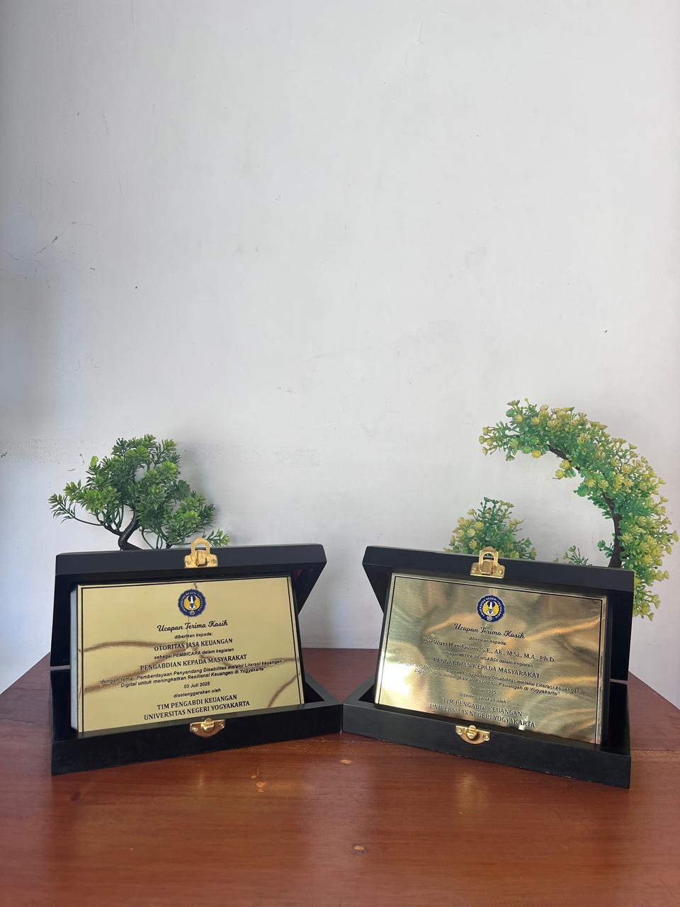 Kayu Kuningan