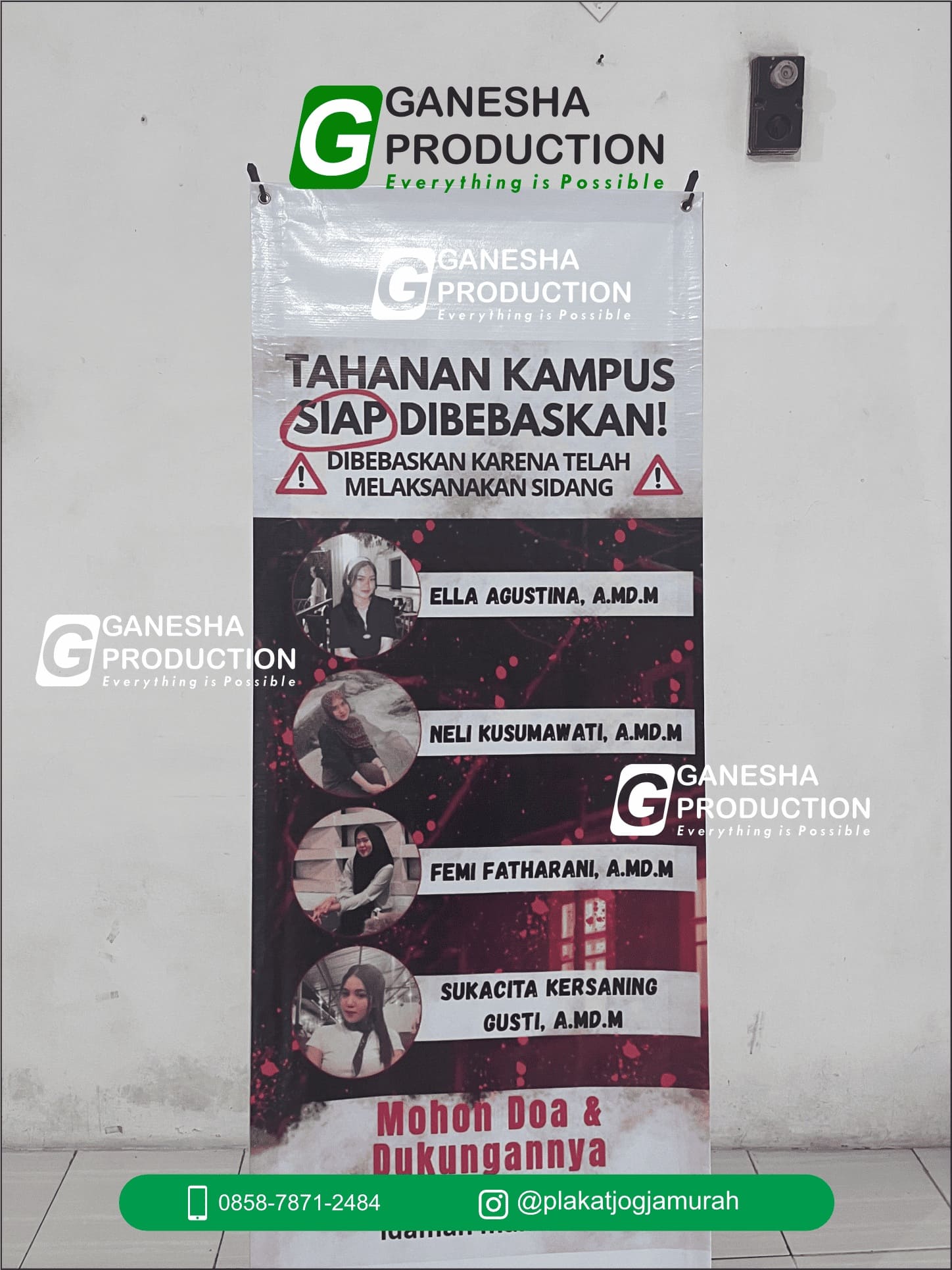 Banner Wisuda Elegan & Profesional
