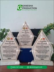 PLAKAT MARMER GUNUNGAN