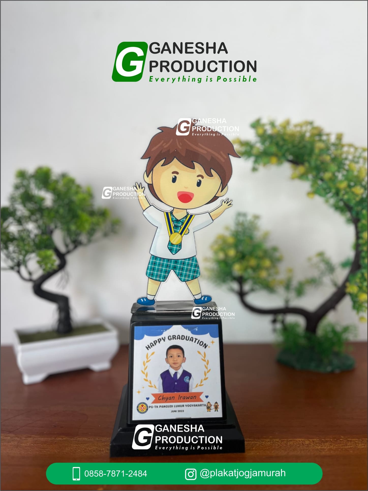 Piala Akrilik Karakter Custom